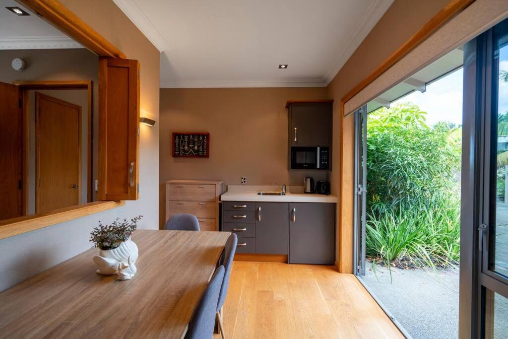 Luxury Country Retreat Apartment Cooks Beach Exterior photo